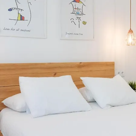Apartup Opera Apartment