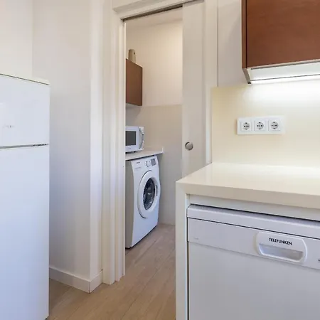 Apartup Opera Apartment