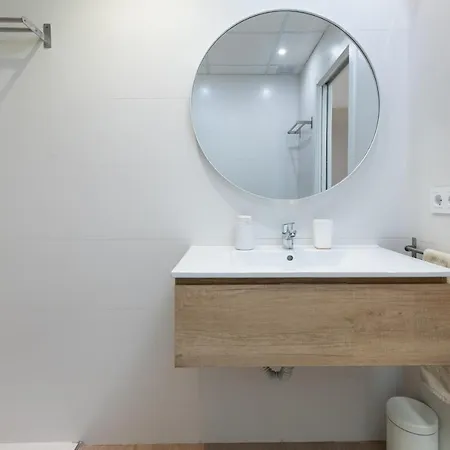 Apartup Opera Apartment